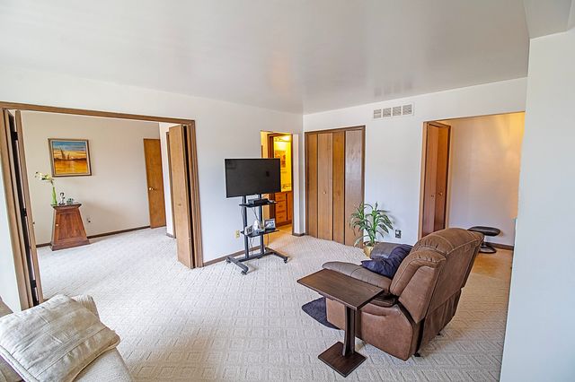 19701 Ridgemont Road 17, Saint Clair Shores, MI 48080