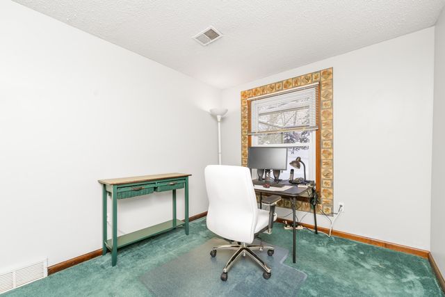 6100 Torrington Road, Kalamazoo, MI 49009