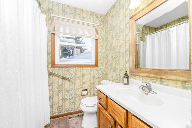 6100 Torrington Road, Kalamazoo, MI 49009