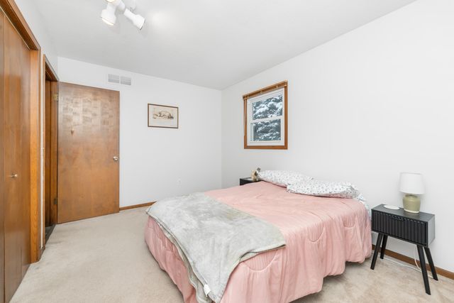 6100 Torrington Road, Kalamazoo, MI 49009