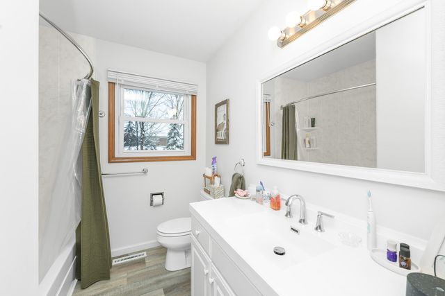 6100 Torrington Road, Kalamazoo, MI 49009