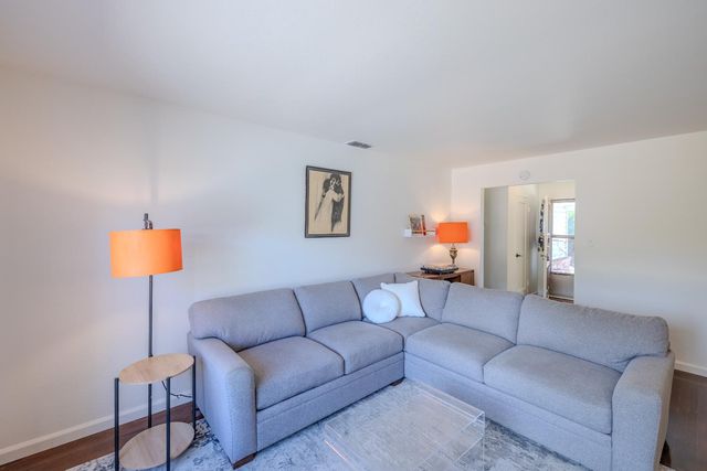 2845 Berkshire Way, Sacramento, CA 95864