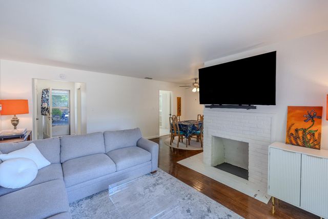 2845 Berkshire Way, Sacramento, CA 95864