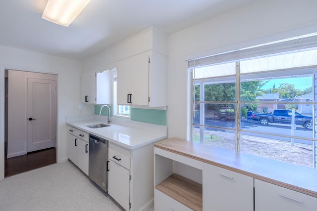 2845 Berkshire Way, Sacramento, CA 95864