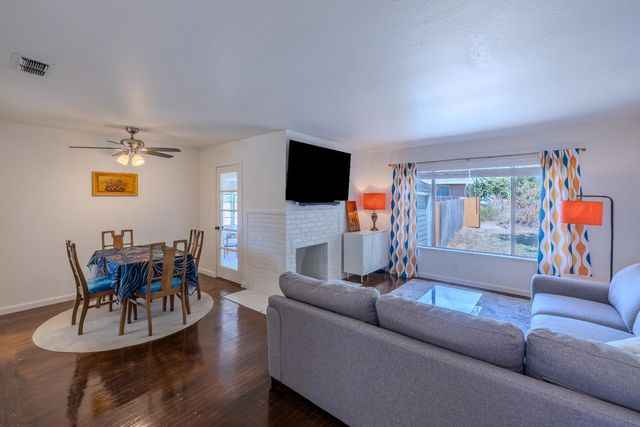 2845 Berkshire Way, Sacramento, CA 95864