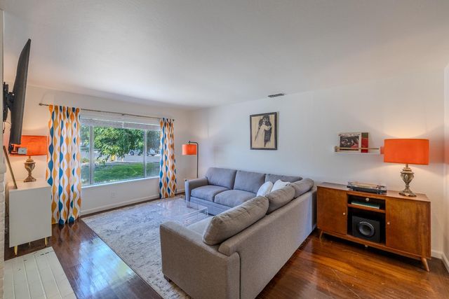 2845 Berkshire Way, Sacramento, CA 95864