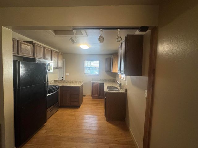 1036 E 20th Avenue, Columbus, OH 43211