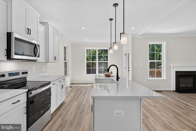 925 MOODY TOWN RD, Bumpass, VA 23024