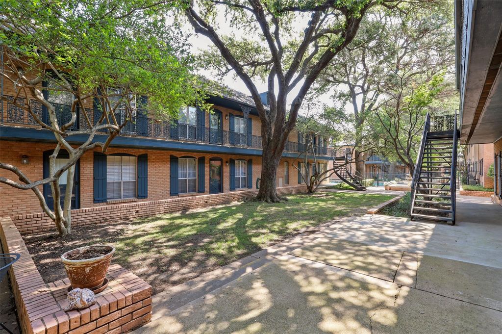 6011 E University Boulevard 246, Dallas, TX 75206