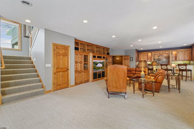 6480 Yosemite Lane, Excelsior, MN 55331