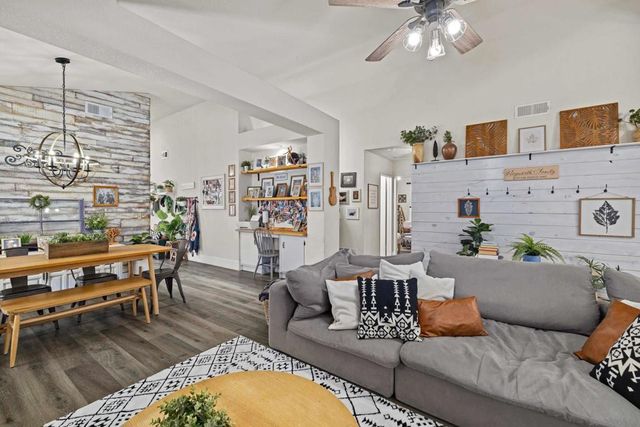 2478 Hialeah Ln, Alpine, CA 91901