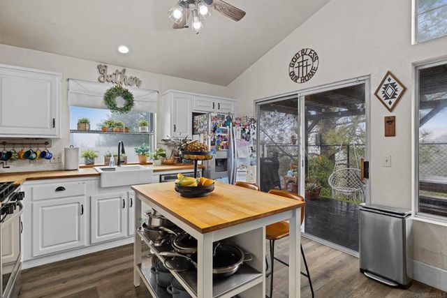 2478 Hialeah Ln, Alpine, CA 91901