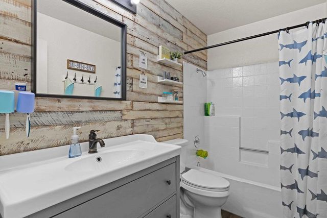 2478 Hialeah Ln, Alpine, CA 91901