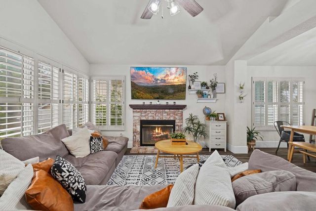 2478 Hialeah Ln, Alpine, CA 91901