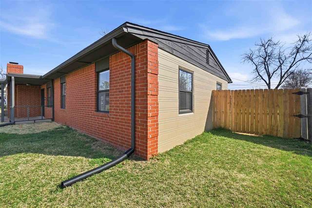 809 NW 33rd st, Lawton, OK 73505