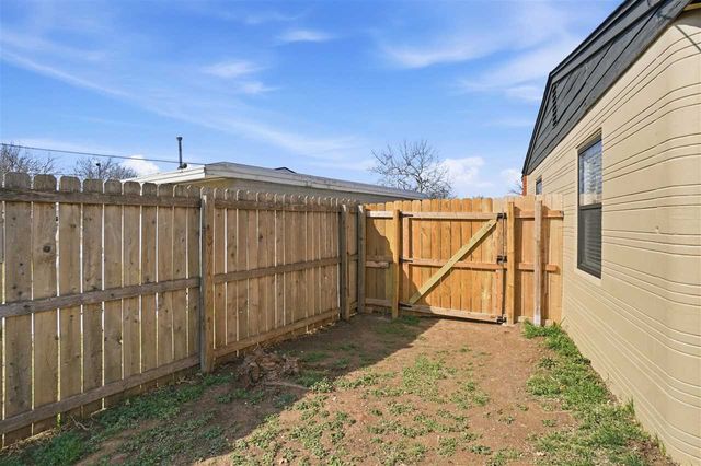 809 NW 33rd st, Lawton, OK 73505