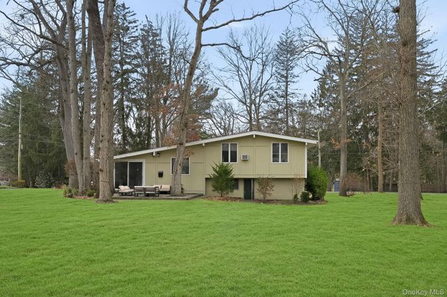 11 Oakley Road, White Plains, NY 10606