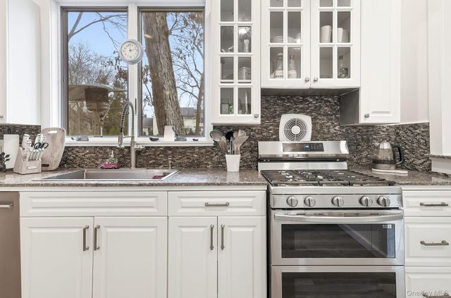 11 Oakley Road, White Plains, NY 10606