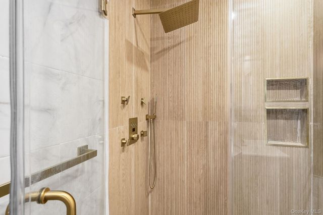 11 Oakley Road, White Plains, NY 10606