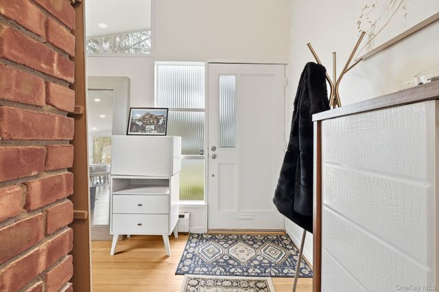 11 Oakley Road, White Plains, NY 10606