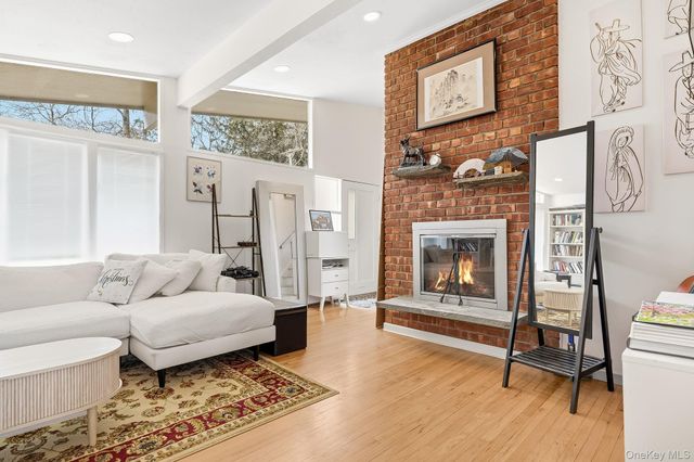 11 Oakley Road, White Plains, NY 10606