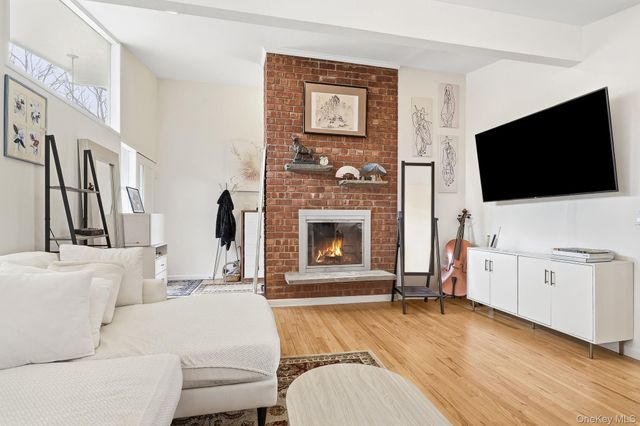 11 Oakley Road, White Plains, NY 10606