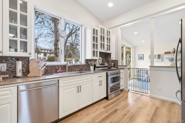 11 Oakley Road, White Plains, NY 10606