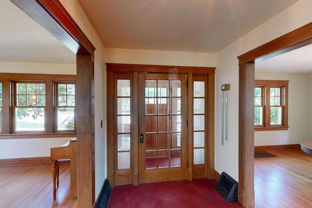 111 E Prospect STREET, Stoughton, WI 53589