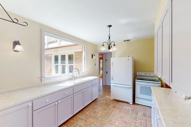 111 E Prospect STREET, Stoughton, WI 53589