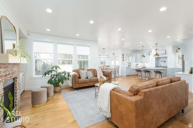 342 W CLARK CIR, Farmington, UT 84025