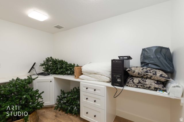 342 W CLARK CIR, Farmington, UT 84025