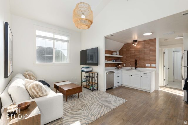 342 W CLARK CIR, Farmington, UT 84025