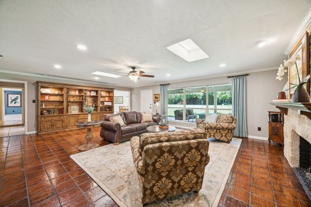 660 Sorita Circle, Heath, TX 75032