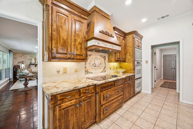 660 Sorita Circle, Heath, TX 75032