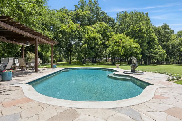 660 Sorita Circle, Heath, TX 75032