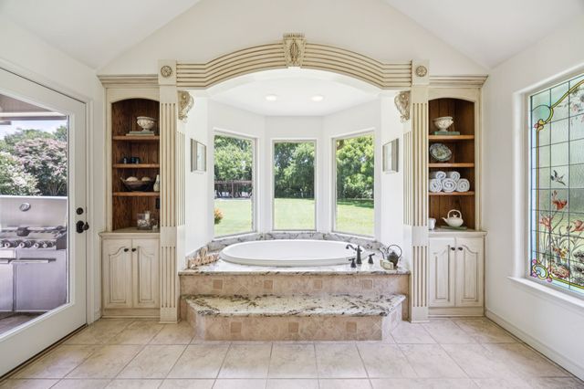 660 Sorita Circle, Heath, TX 75032