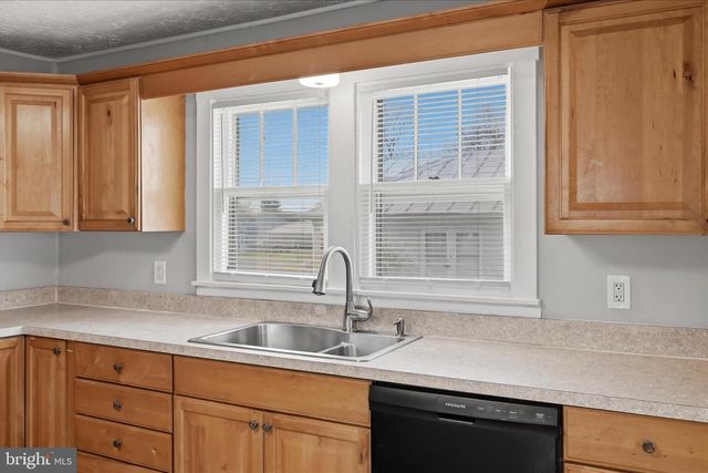 155 ROYAL AVE, Winchester, VA 22602