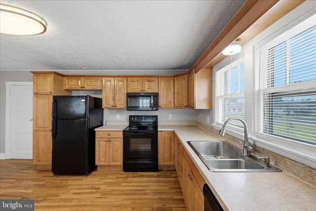 155 ROYAL AVE, Winchester, VA 22602