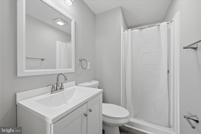 155 ROYAL AVE, Winchester, VA 22602