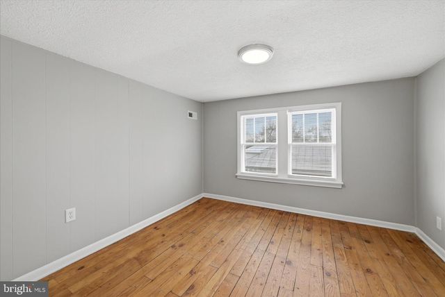 155 ROYAL AVE, Winchester, VA 22602
