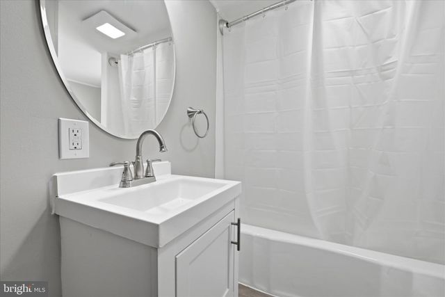 155 ROYAL AVE, Winchester, VA 22602