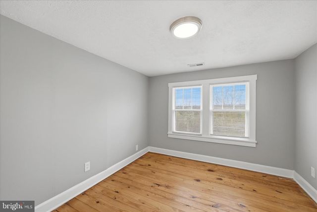 155 ROYAL AVE, Winchester, VA 22602