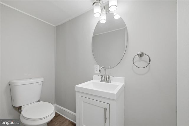 155 ROYAL AVE, Winchester, VA 22602