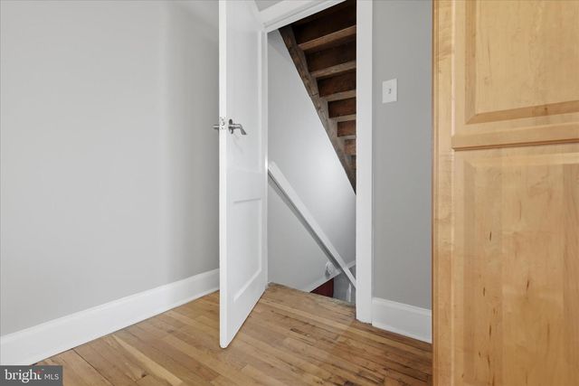 155 ROYAL AVE, Winchester, VA 22602