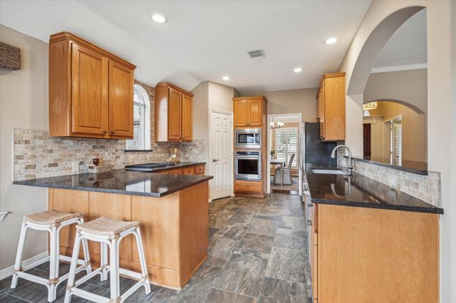 7907 N Wellington Court, Houston, TX 77055