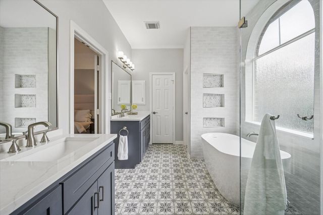 7907 N Wellington Court, Houston, TX 77055