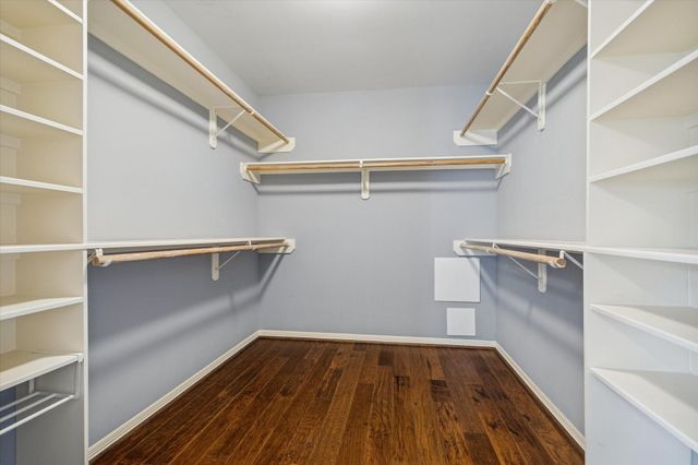 7907 N Wellington Court, Houston, TX 77055