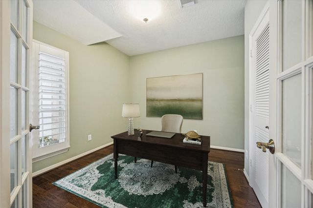 7907 N Wellington Court, Houston, TX 77055