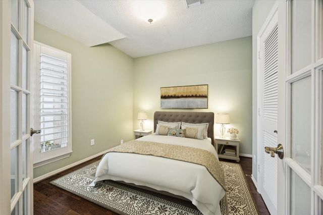 7907 N Wellington Court, Houston, TX 77055