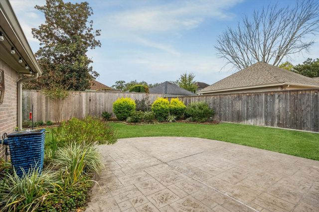 7907 N Wellington Court, Houston, TX 77055